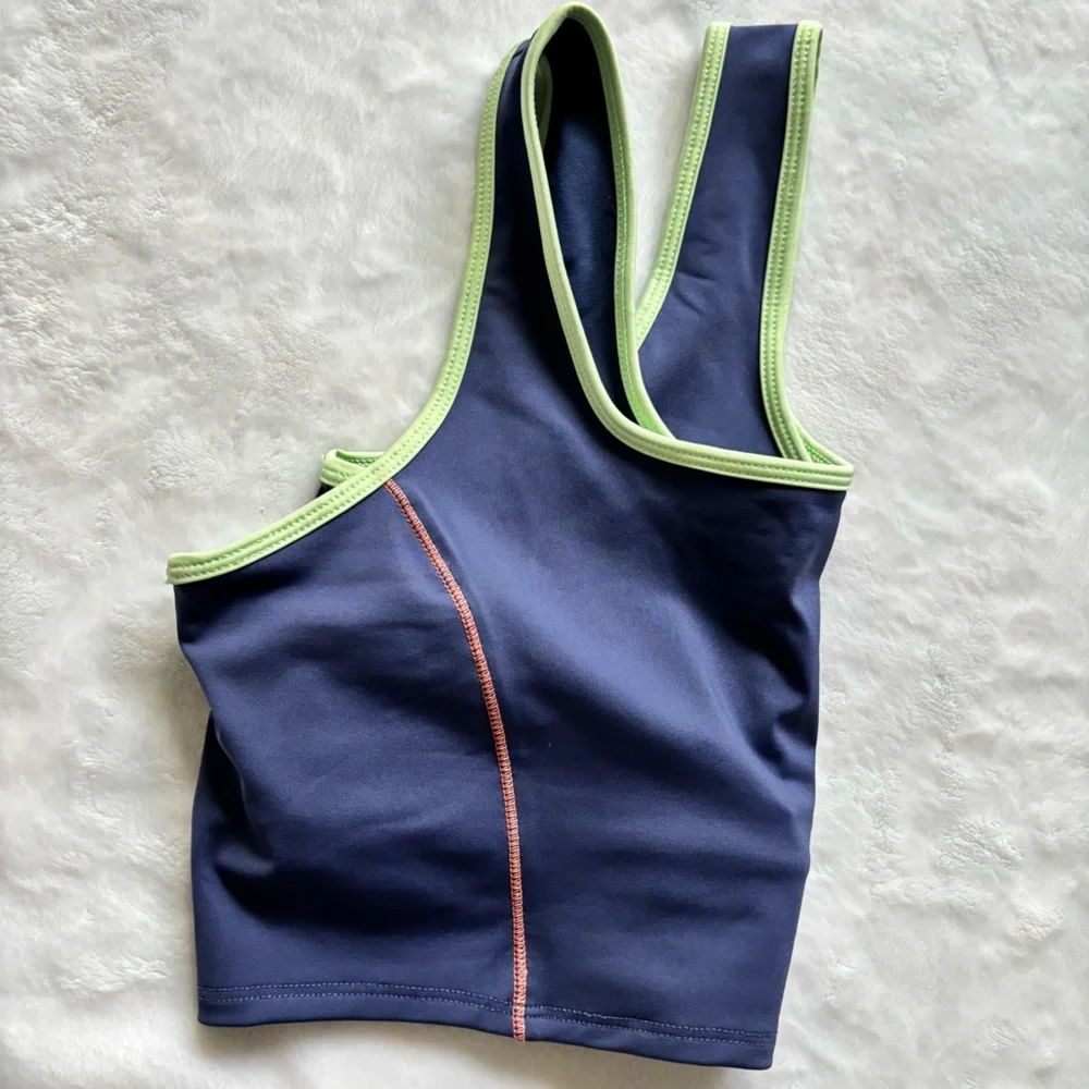 FABLETICS Mini Catalina Medium Impact Sports Bra--XL (girls 14/16)
